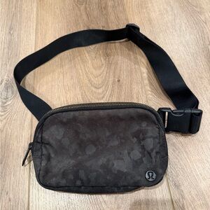 Lululemon Athletica Original Camouflage Black Belt Bag 1L